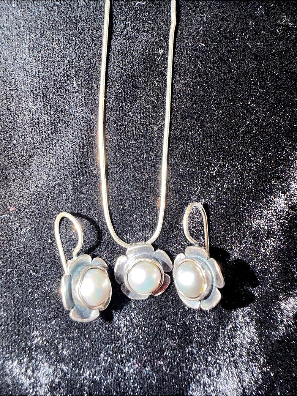 Sterling Silver Pearl Flower Jewelry Set